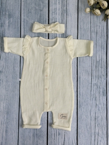 Купить оптом 336-СЛ. Комбинезон с повязкой для девочки из муслина, хлопок 100%, размеры 56,62,68, сливочный в Костроме